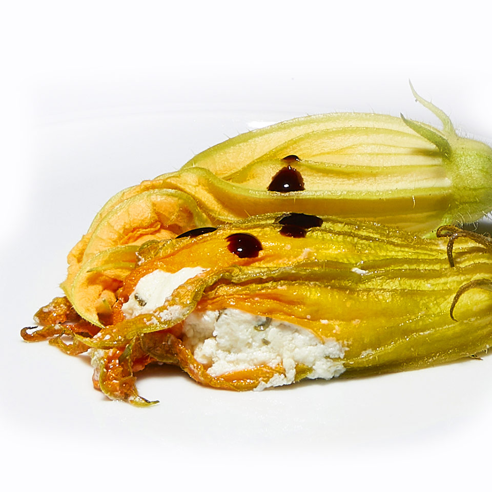 Fiori di zucchina ripieni con erbette aromatiche e Aceto Balsamico Tradizionale di Modena D.O.P. Extra Vecchio