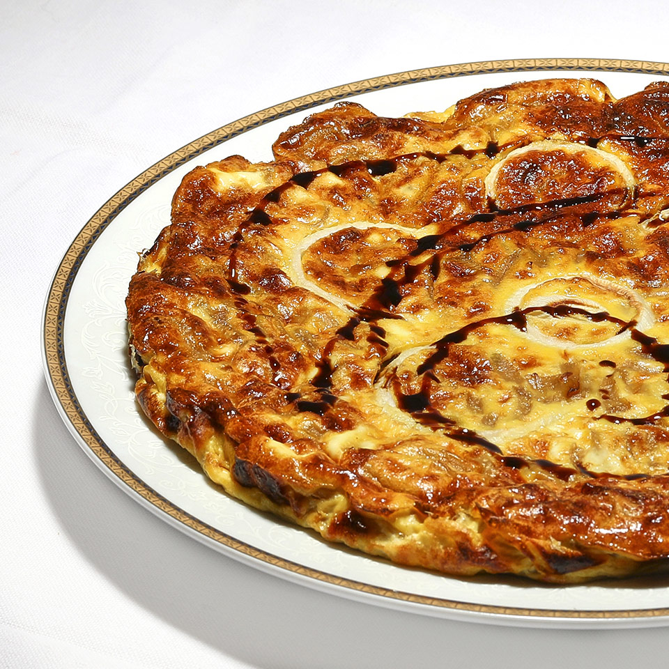 Frittata con cipolla in odore di Aceto Balsamico Tradizionale di Modena D.O.P. Extra Vecchio