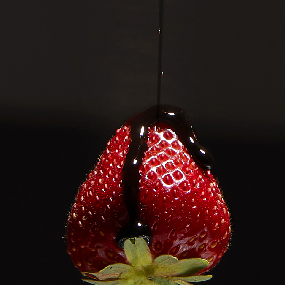 Fragole al naturale condite con Aceto Balsamico Tradizionale di Modena D.O.P.