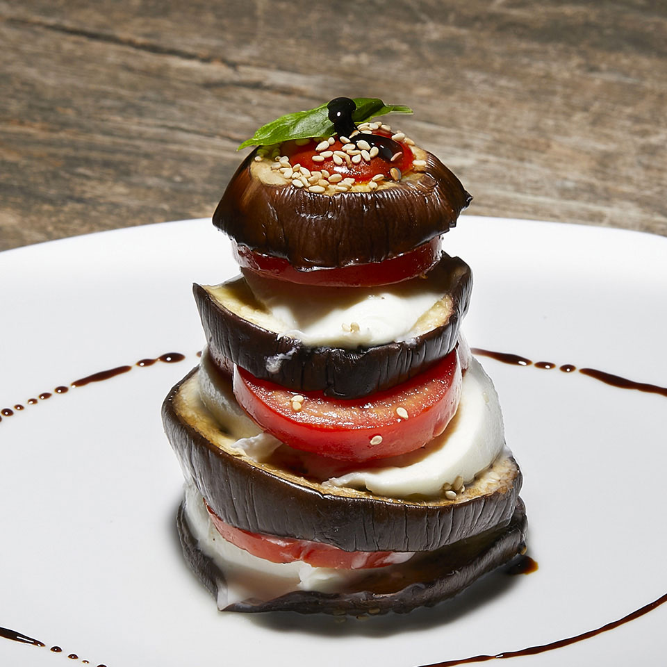 Torretta di melanzane e mozzarella con Aceto Balsamico Tradizionale di Modena D.O.P.
